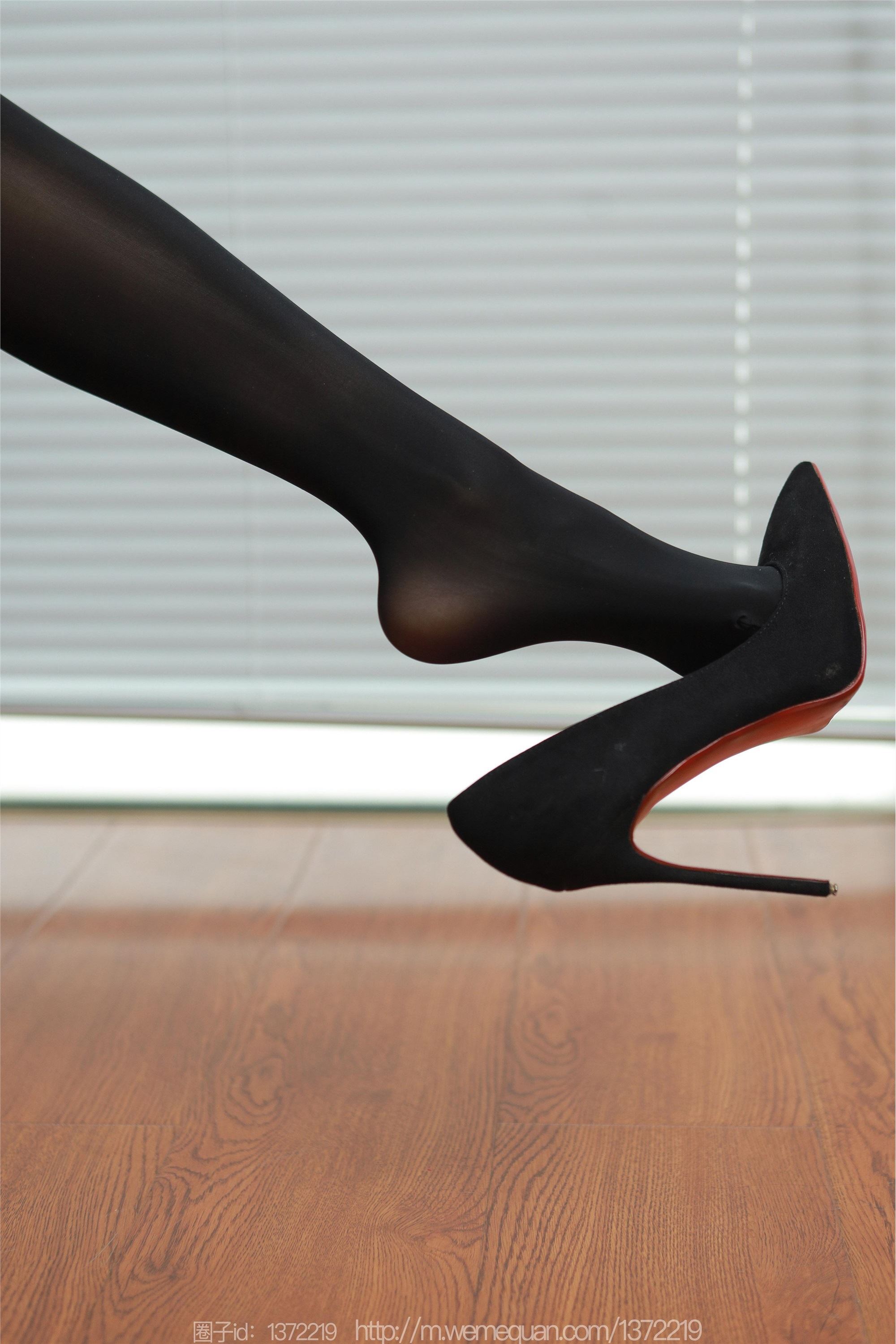 IESS异思趣向  2023.01.27 丝享家 1342 小宝《油亮高跟》